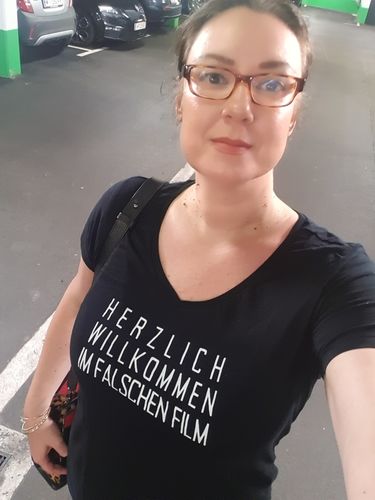 Customer photo review of Nichts für Schwache Nerven  - V-Neck Damenshirt