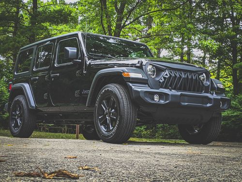 Customer photo review of Shark Grille - Matte Black (18-19 Wrangler JL )