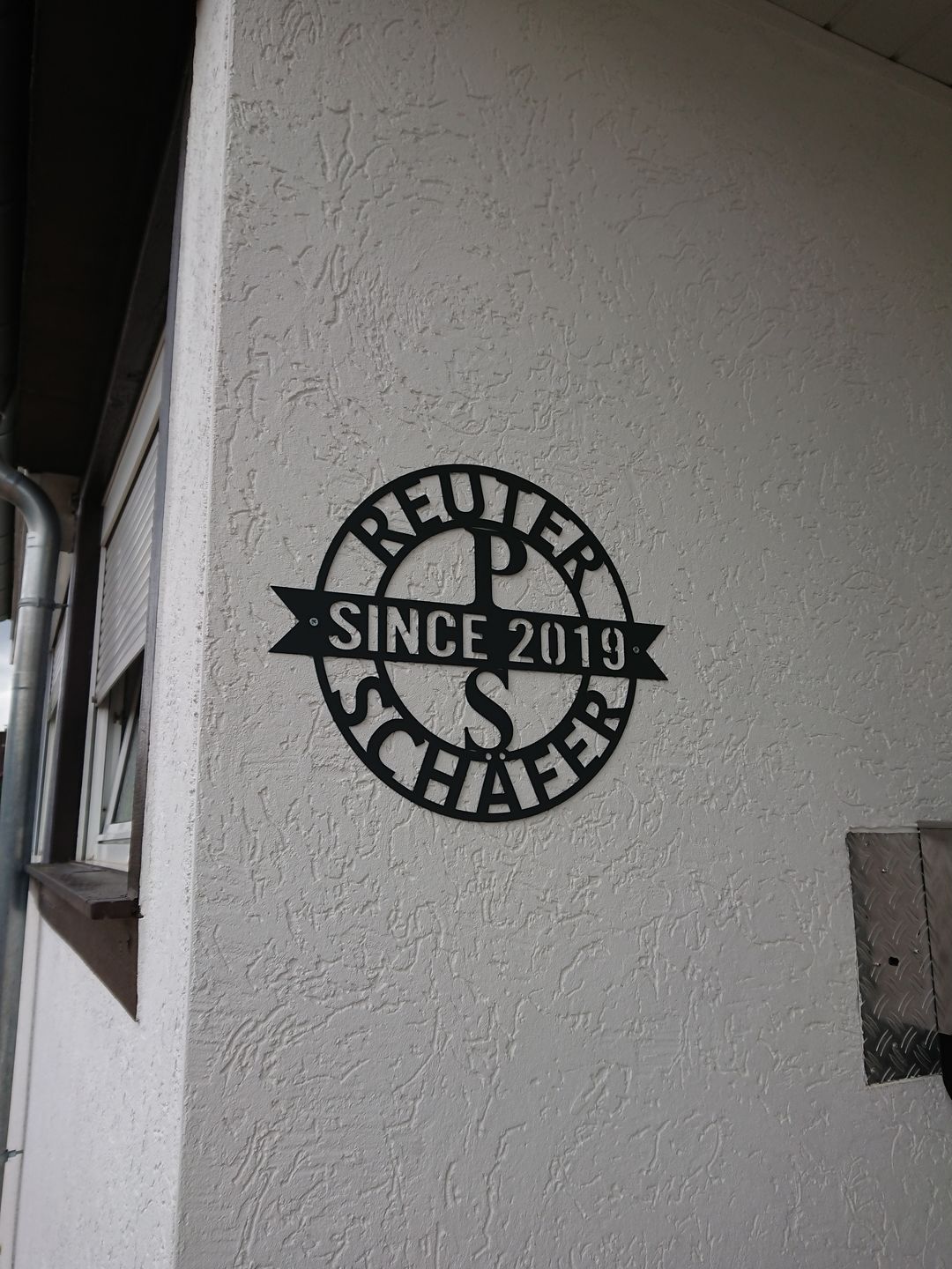Customer photo review of Rund-Monogramm "Supreme " aus edlem Stahl Initialen (personalisierbar)