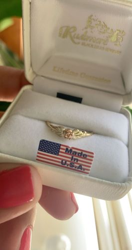 Jasmin G. review of Black Hills Gold Little Rose Ring image 1 out of 1