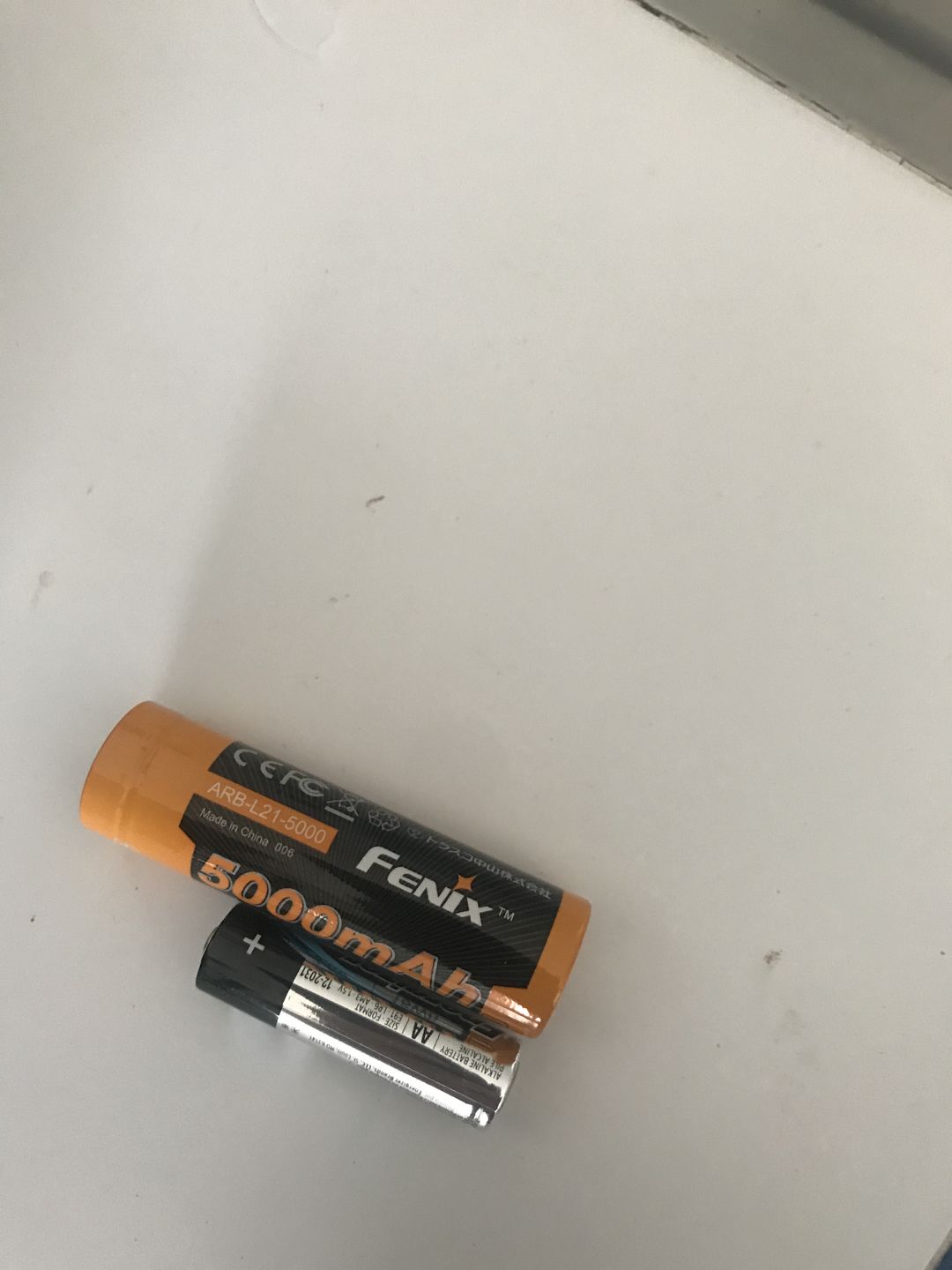 Customer photo review of Pile rechargeable Fenix ARB-L21-5000 - Batterie 21700 - 3,6V 5000mAh