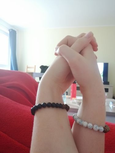 Customer photo review of Zedernholz Armband