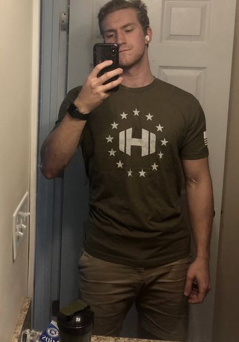 Customer photo review of Dumbell Logo 13 Stars Mens Apparel