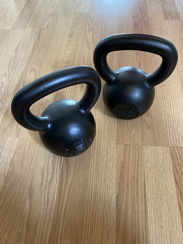 Customer photo review of 12kg / 26lbs E-coated Cast Iron Kettlebell