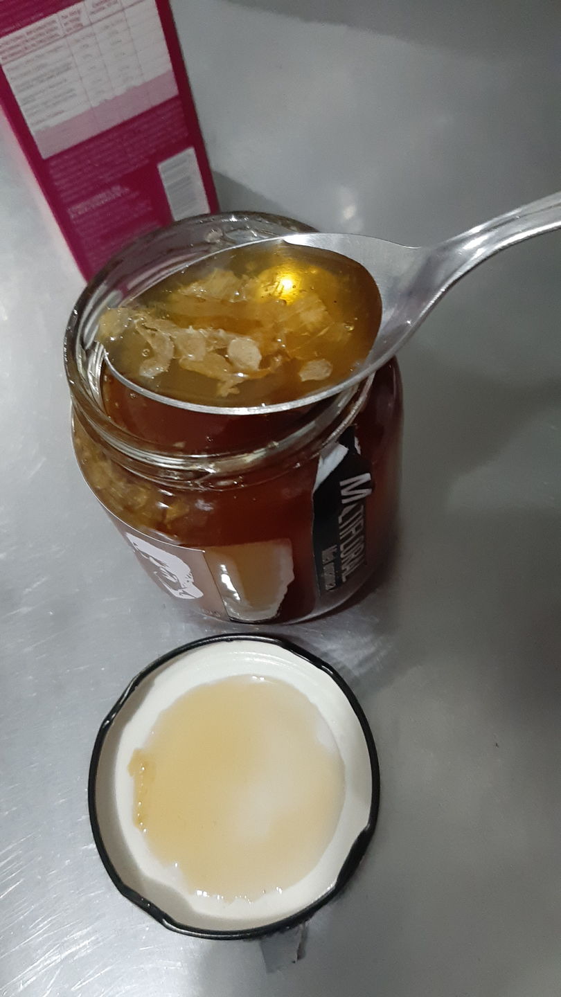 Customer photo review of Luna de miel con panal de abejas 280g