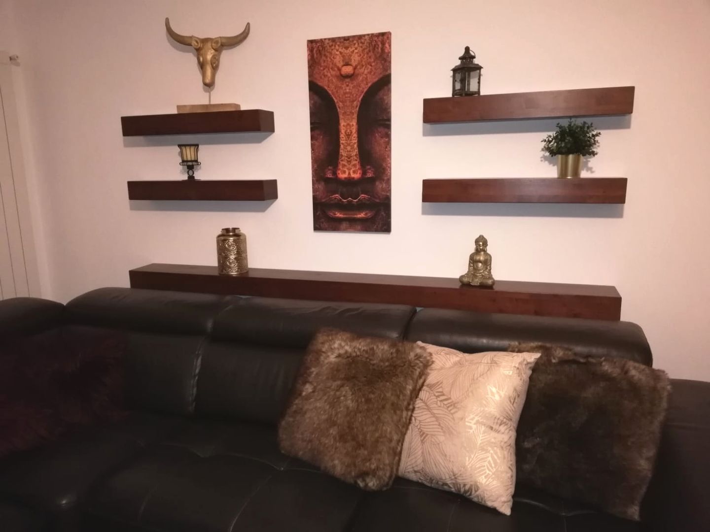 Customer photo review of Mensola sospesa - VENERE - Profondità 15-20-25 cm. Noce Scuro