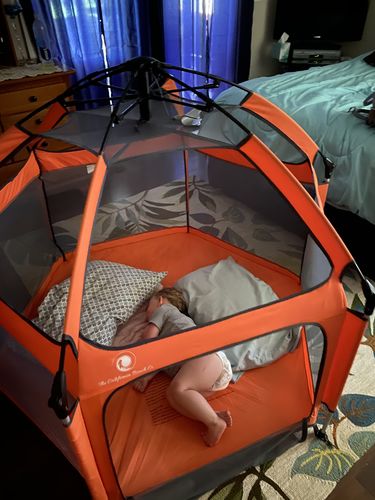 Customer photo review of Pop N' Go® Playpen