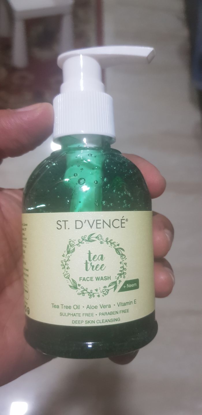 Customer photo review of Tea Tree Oil Face Wash with Neem & Aloe Vera, 150ml