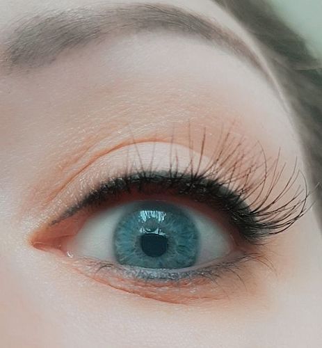 Customer photo review of Magnifiquelashes - Honey