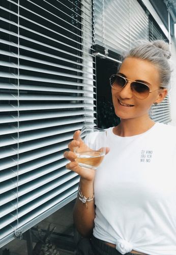 Customer photo review of Zu Vino sag ich nie no - Premium Shirt Damen