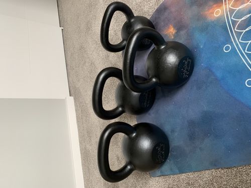 Customer photo review of The starter kit= 72kgs of E-Coated Cast Iron Kettlebell set
