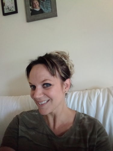 Customer photo review of JuvaBun Messy Bun