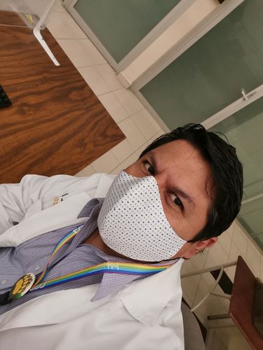 Customer photo review of Cubrebocas Blanco Lavable con Filtro Integrado