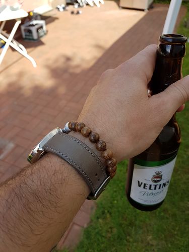 Customer photo review of Zedernholz Armband