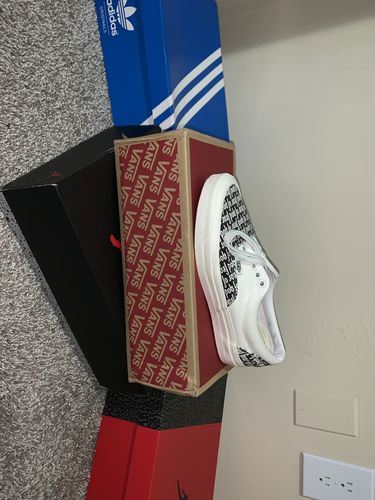 Customer photo review of Yeezy Boost 350V2“GreyGum (Sample Pairs)