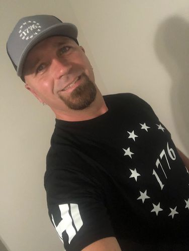 Customer photo review of 1776 Stars Mens Apparel