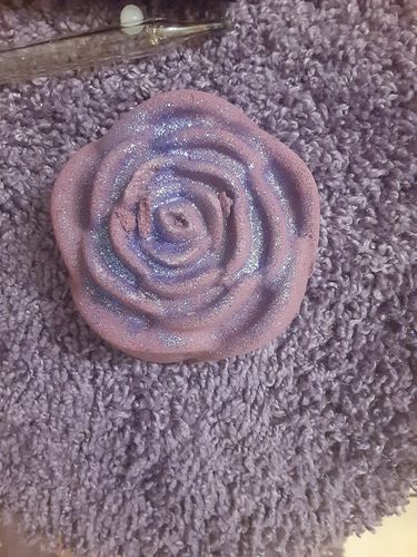 Customer photo review of Black Dahlia Bath Bomb