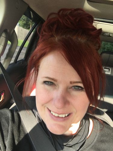 Customer photo review of JuvaBun Messy Bun