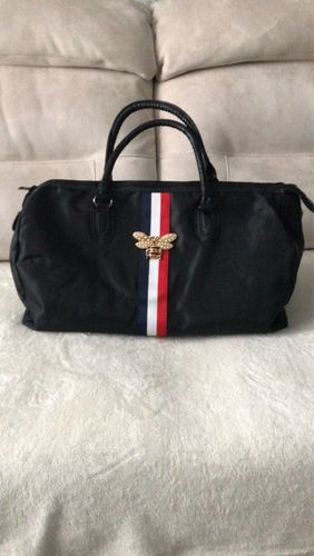 Customer photo review of Bee Ready : WaterProof Large Capacity Hand Luggage Traveling Weekend Duffle Bag
