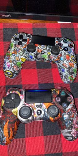 Customer photo review of Mental Graffiti - PS4 Controller Skin
