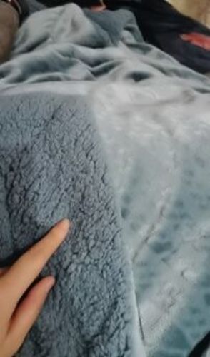 Customer photo review of Sherpa Fleece Throw Blanket, Plush Blanket Twin Queen Size