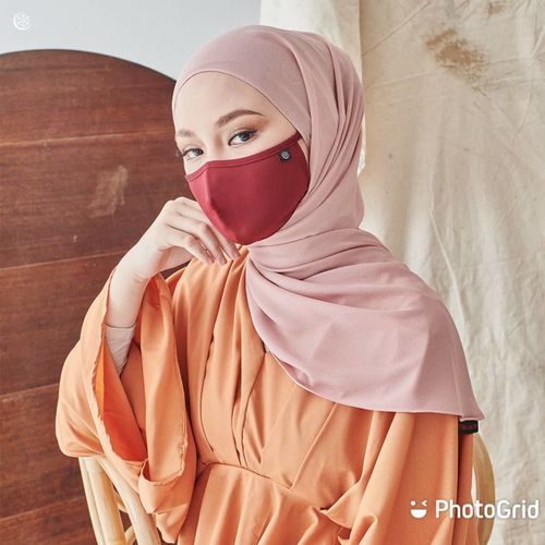 Customer photo review of Face Mask Stripe (Meteor Grey)