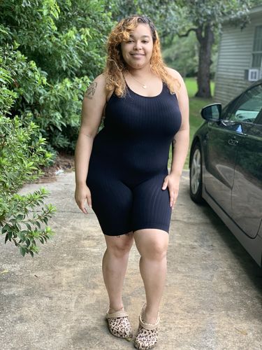 Customer photo review of Hot Girl Summer Romper(Black)