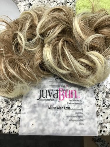 Customer photo review of JuvaBun Messy Bun