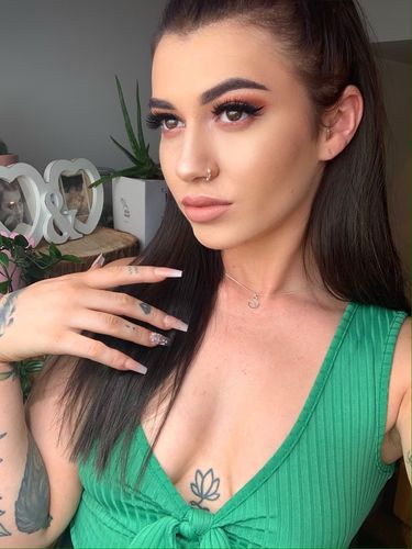 Customer photo review of Magnetic Eyeliner & Lash Kit by LashAura™ - (60% OFF)