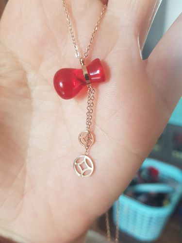 Customer photo review of Fashion red bag necklace