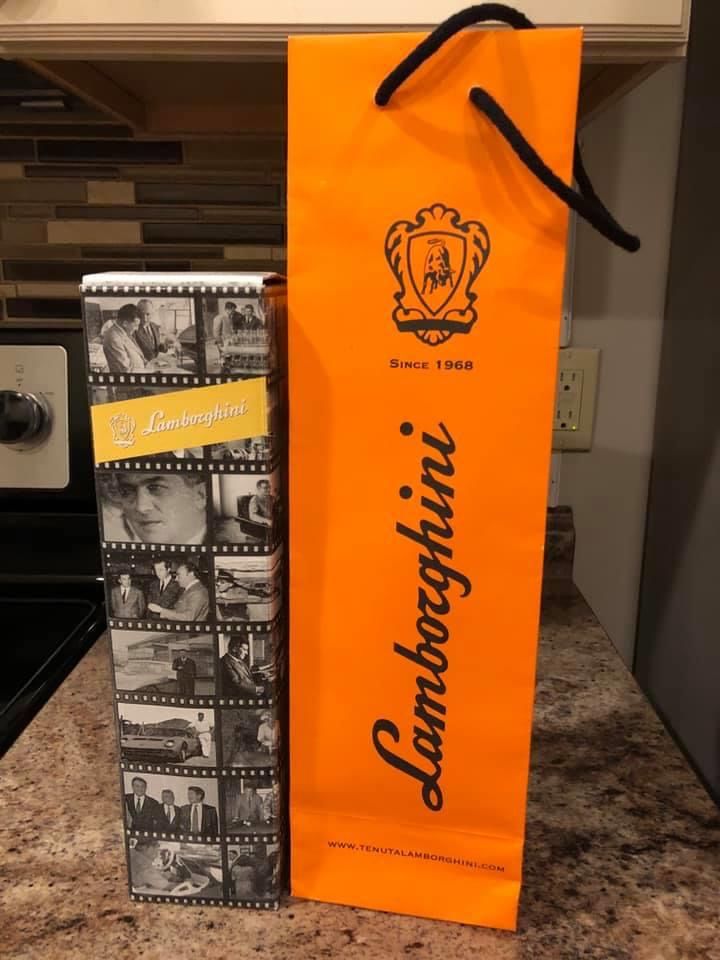 Customer photo review of Lamborghini: Torami Umbria Red with Gift Set