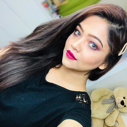 Customer photo review of Icoloured® Polar Lights Blue Colored Contact Lenses