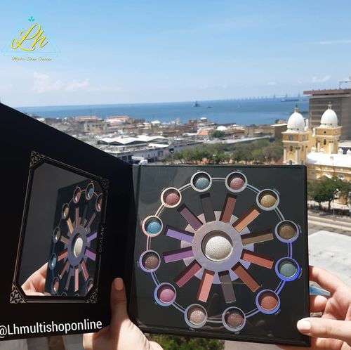 Customer photo review of Caja Surtida Sombras de Ojos - Venta al por mayor Pack 24PZS (AMEA#1)
