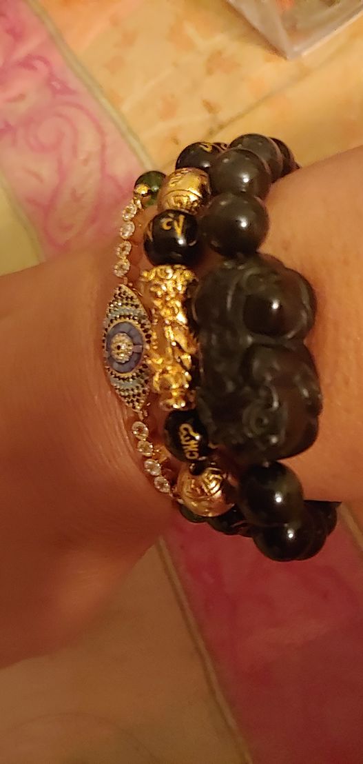 Customer photo review of Natural Peridot Abundance Bracelet
