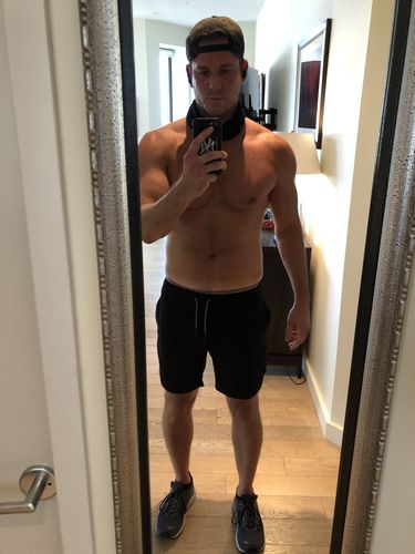 Customer photo review of 7" Pocket Hybrid Shorts