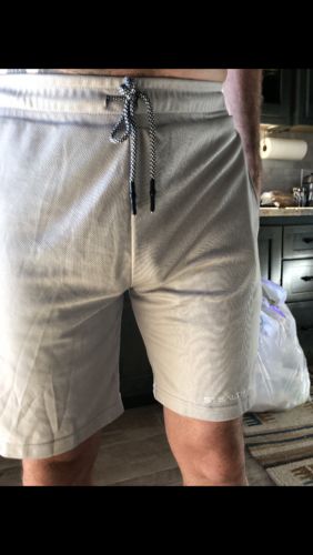 Customer photo review of 7" Pocket Hybrid Shorts
