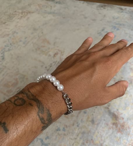 Customer photo review of The Pearl Bracelet