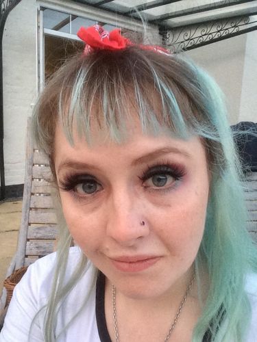 Customer photo review of Ruby Magnetic Eyelashes and Eyeliner Kit
