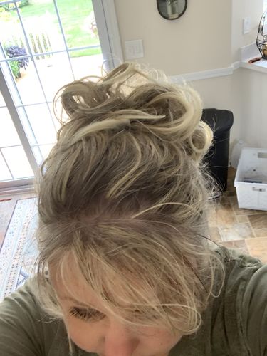 Customer photo review of JuvaBun Messy Bun