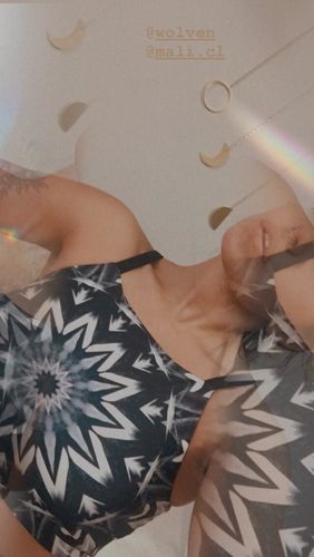 Customer photo review of Reversible 4-Way Top Raina