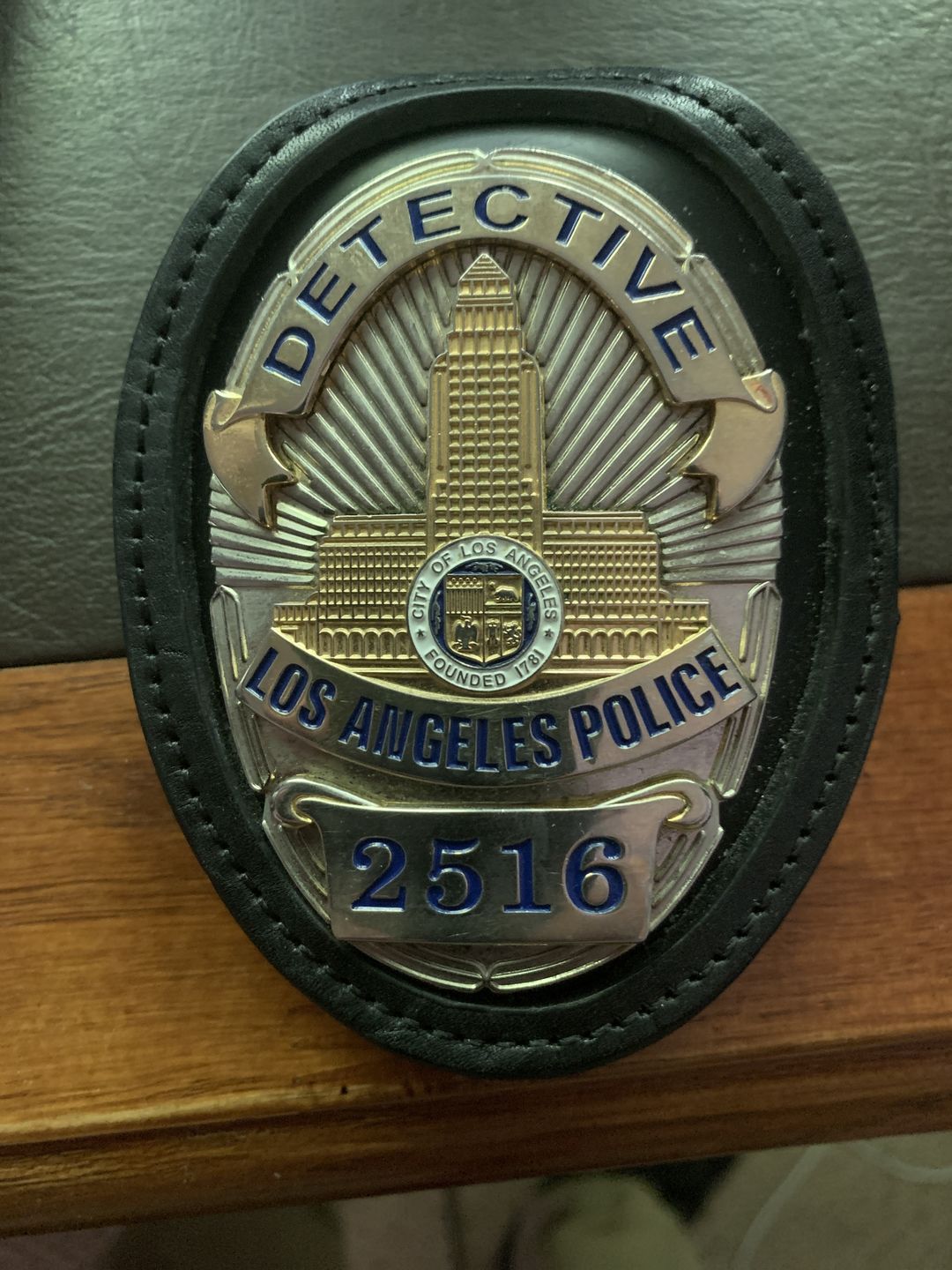 Customer photo review of Genuine Leather Oval Holder/ Holster/ Wallet For LAPD Los Angeles Police Badges