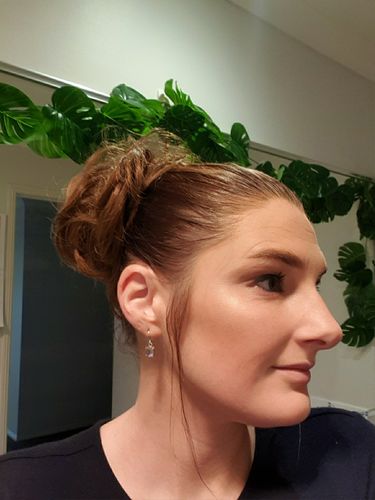 Customer photo review of JuvaBun Messy Bun