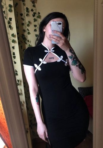 Customer photo review of Fashion retro temperament hollow dress
