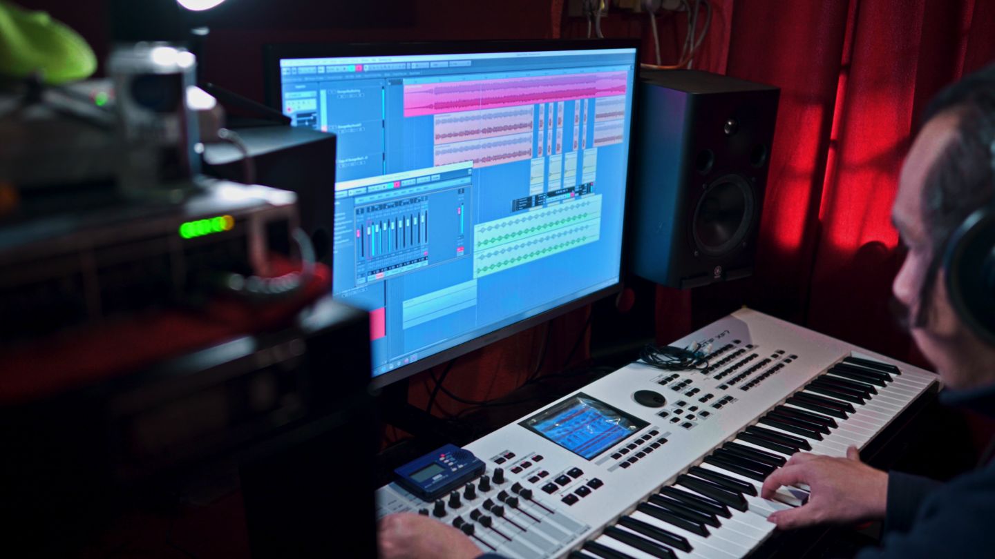 Customer photo review of SOUNDRISE PRO Studio Monitor Stands 9" | Made in USA | Pair