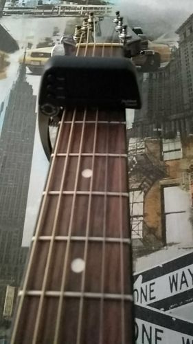 Customer photo review of TCapo20 Acoustic Guitar Tuner Capo Quick Change Key Capo Tuner Alloy Material for Electric Guitar Bass Chromatic Accessories