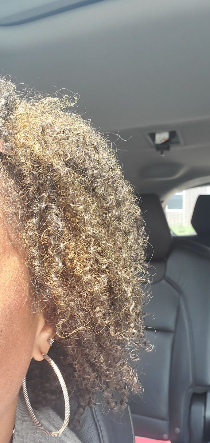 Customer photo review of Curly Hair Moisturizer for Strengthening Hair with Organic Avocado Oil and Organic Castor Oil with Vanilla Berry Fragrance