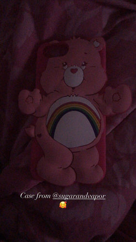 Customer photo review of 3D Rainbow Vintage Bears Silicone iPhone Case with Rings