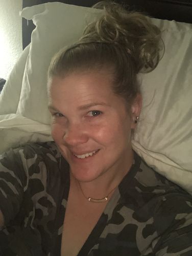 Customer photo review of Top Knot Ponytail Holder