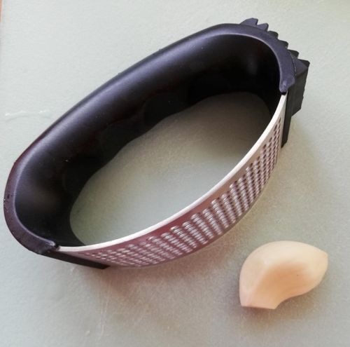 Customer photo review of ZACKI HACKI – die schnelle Knoblauch Presse