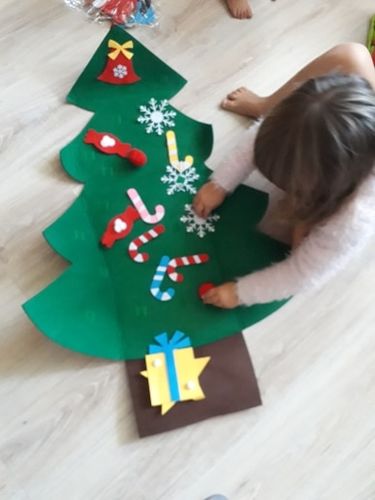 Customer photo review of Kids DIY Felt Christmas Tree
